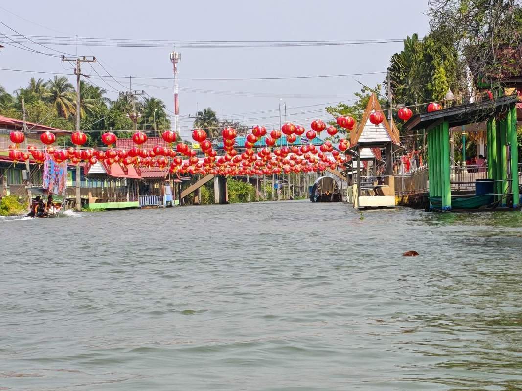 Damnoen Saduak Floating Market