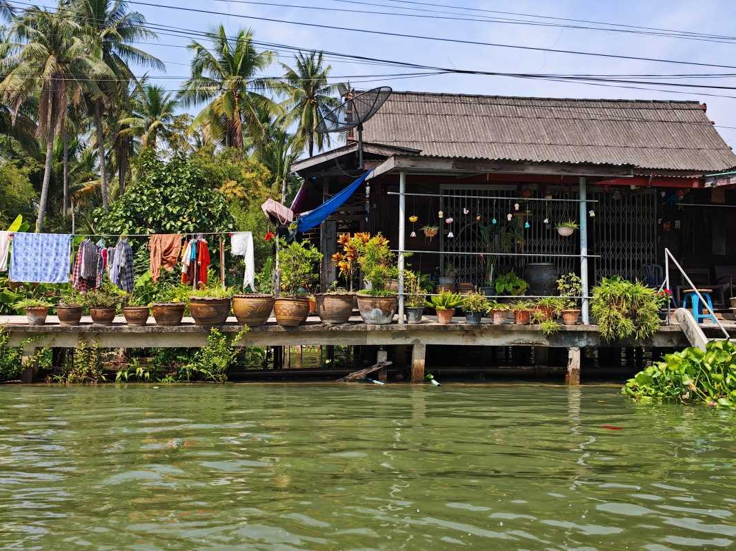 Damnoen Saduak Floating Market