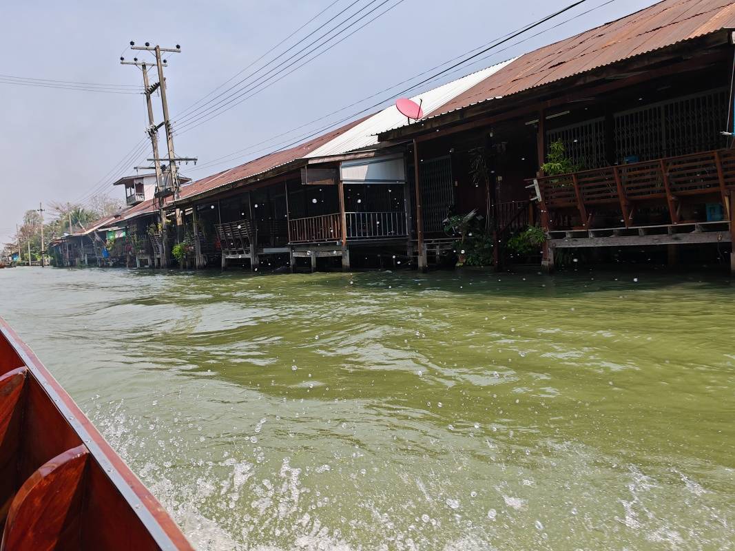 Damnoen Saduak Floating Market