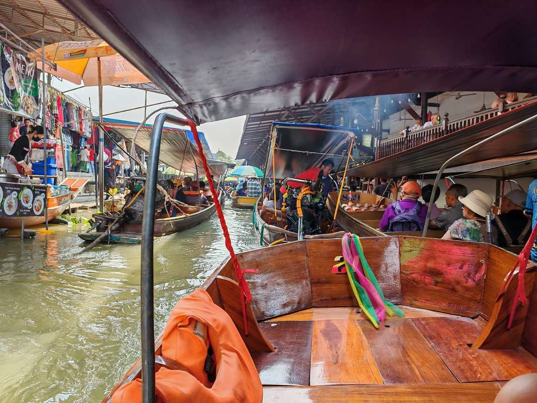 Damnoen Saduak Floating Market