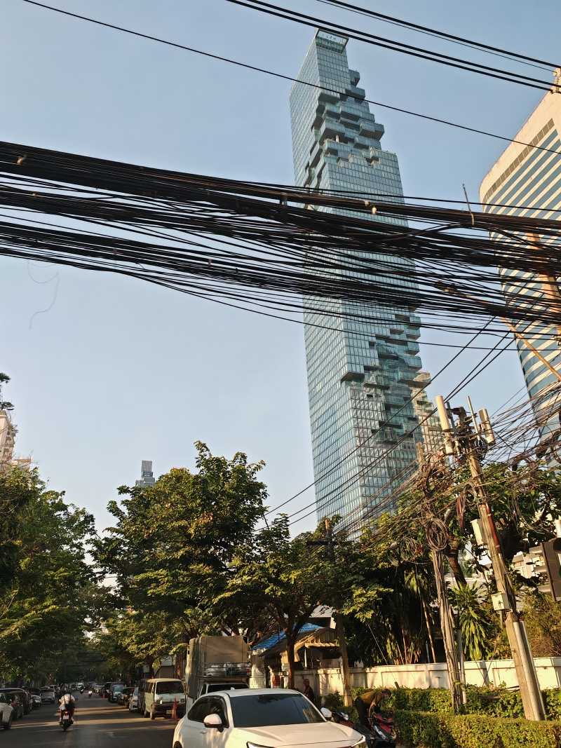 King Power Mahanakhon - a drôty :D