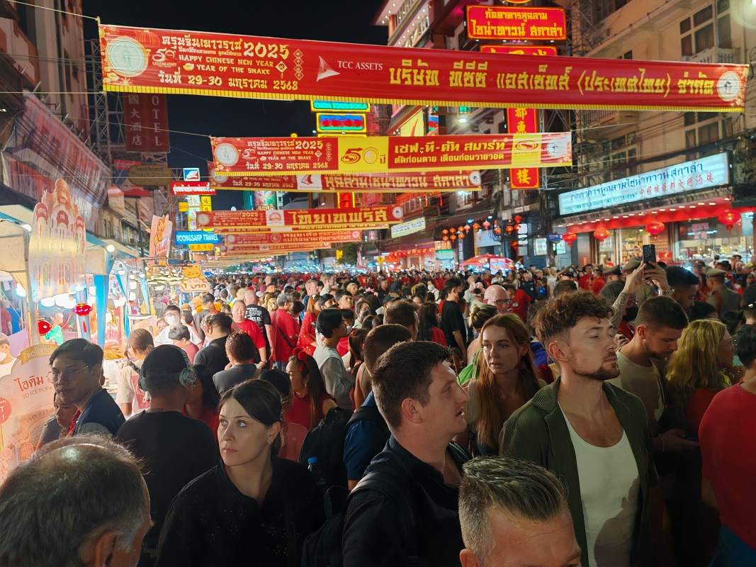 Chinatown v Bangkoku - všetci čakajú, tak aj my