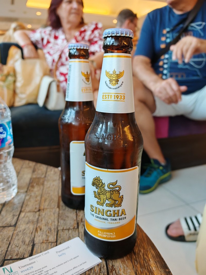 Janko si kúpil thajské pivo :D