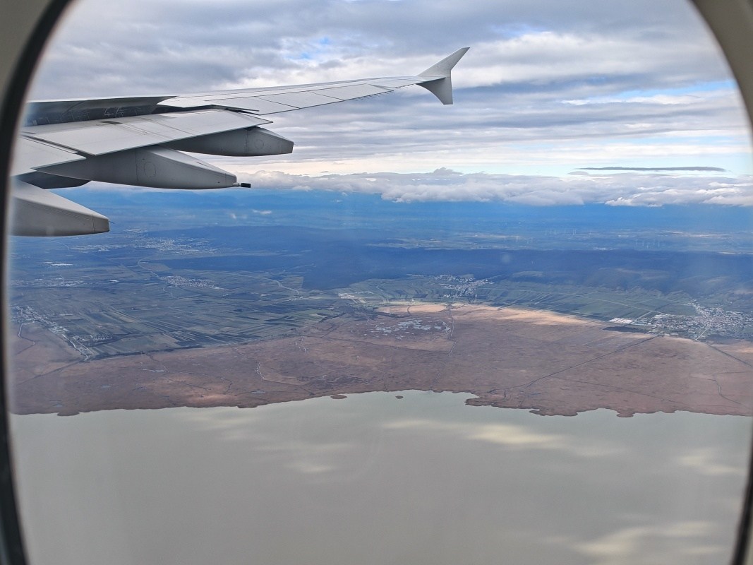 15:00, pristávame vo Viedni