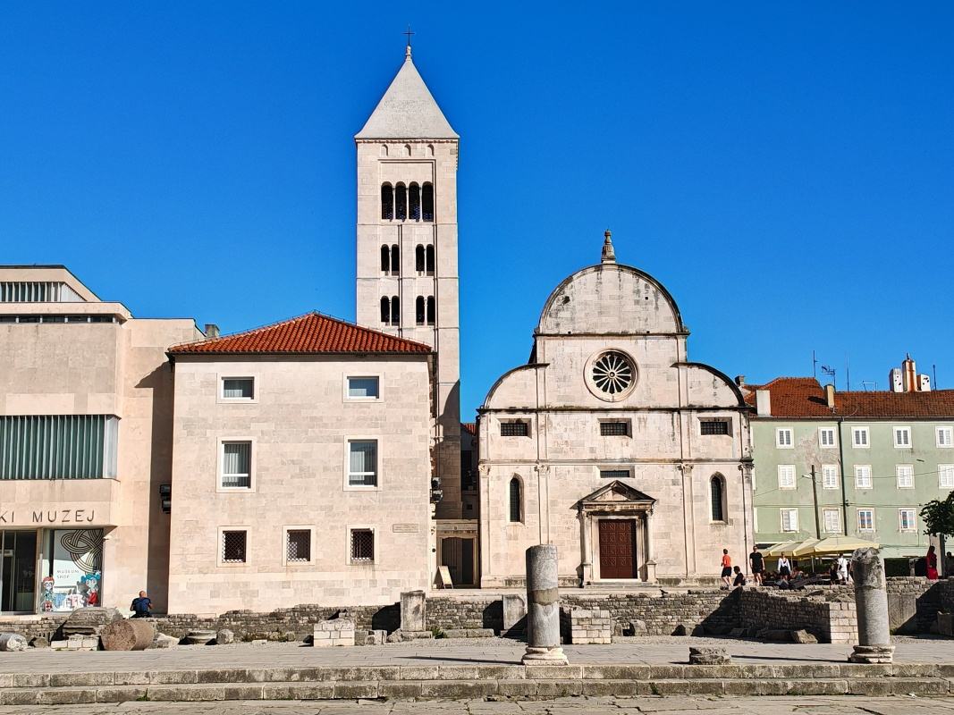 Benediktínsky kostol v slnku