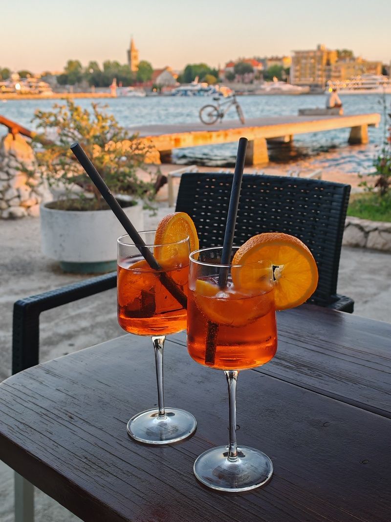 Môj tretí aperol spritz :D Mirka je už úplne moja, aperolová :D