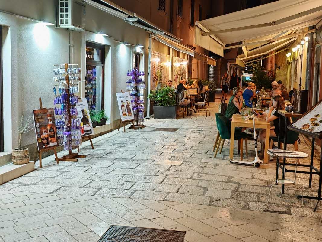 Uličkami starého Zadaru domov ...