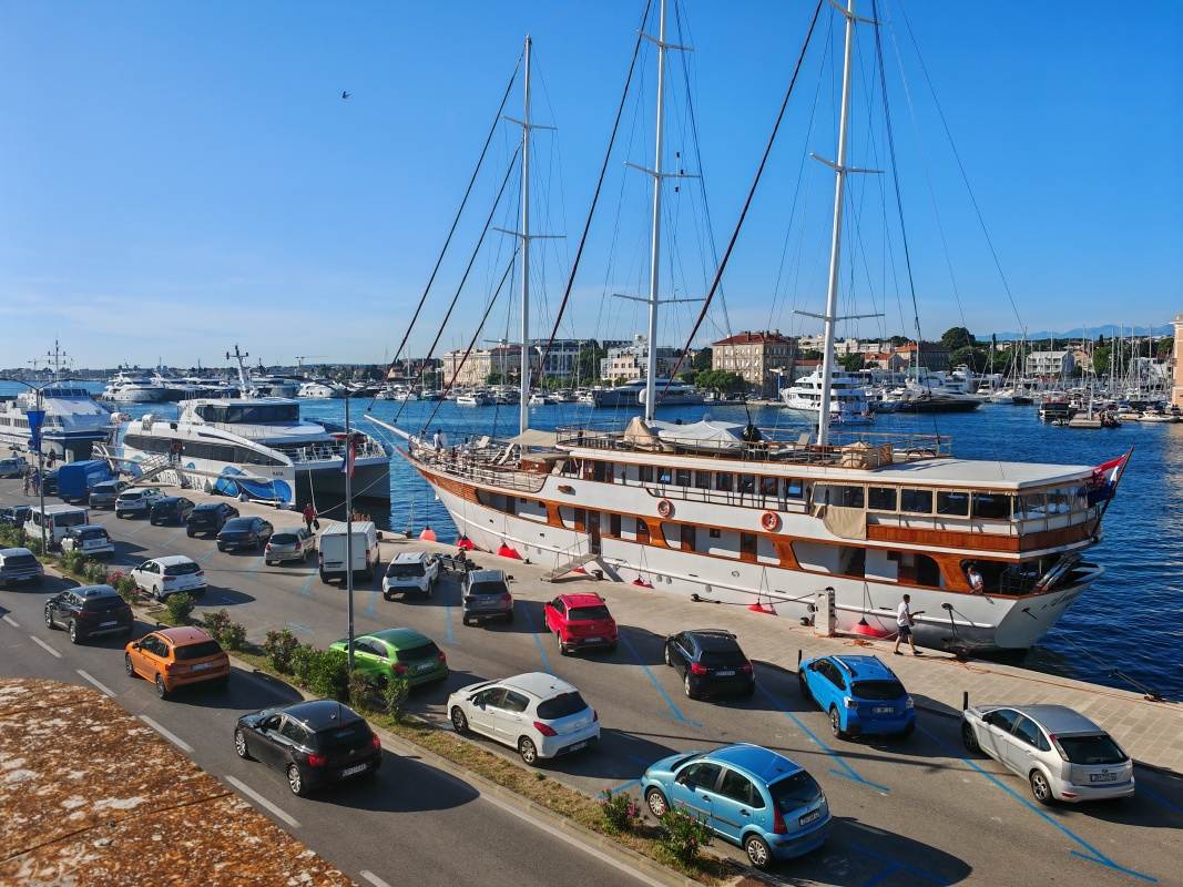 Výhľad z hradieb smerom na pevninu