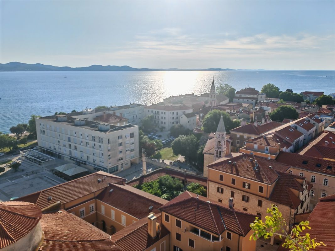 Veža kostola sv. Anastázie - more a ostrovy