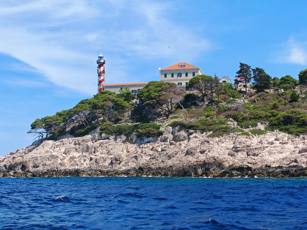 Kornati - Vela Sestrica s Majákom