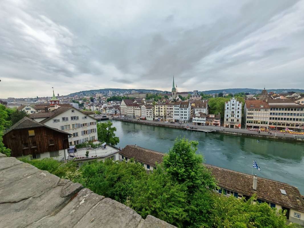 Výhľad z Lindenhofu na Zürich a rieku Limmat