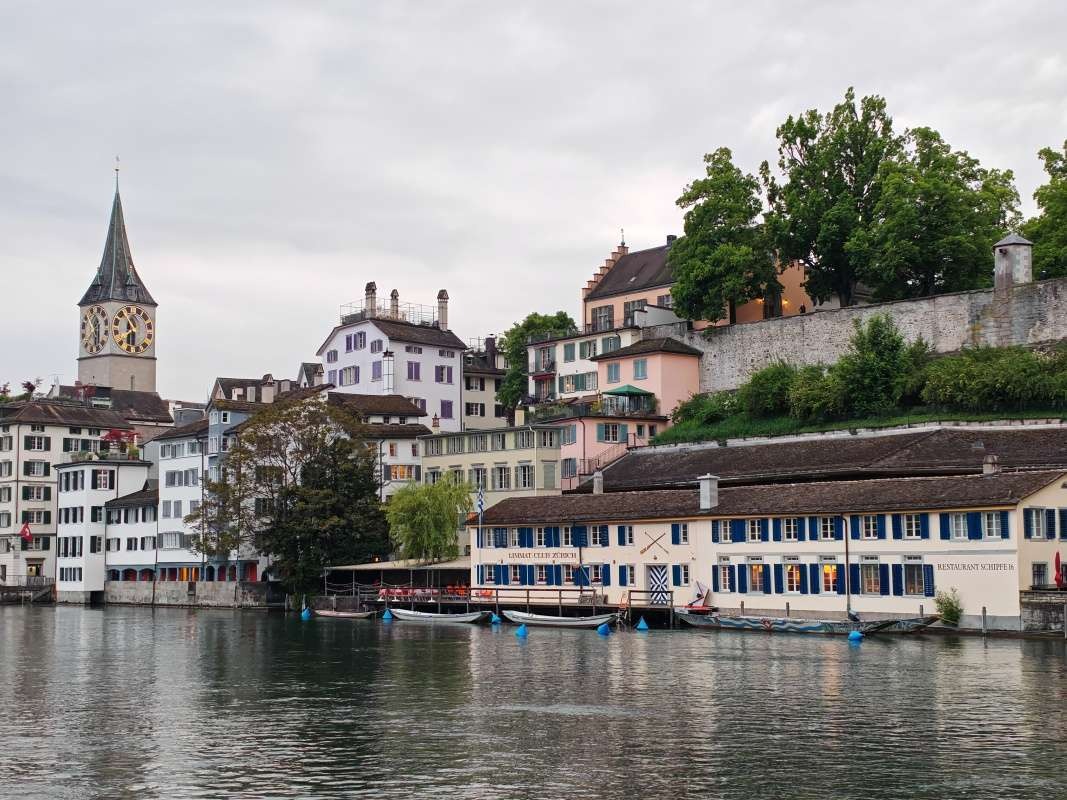 Rieka Limmmat, Lindenhof a St. Peter