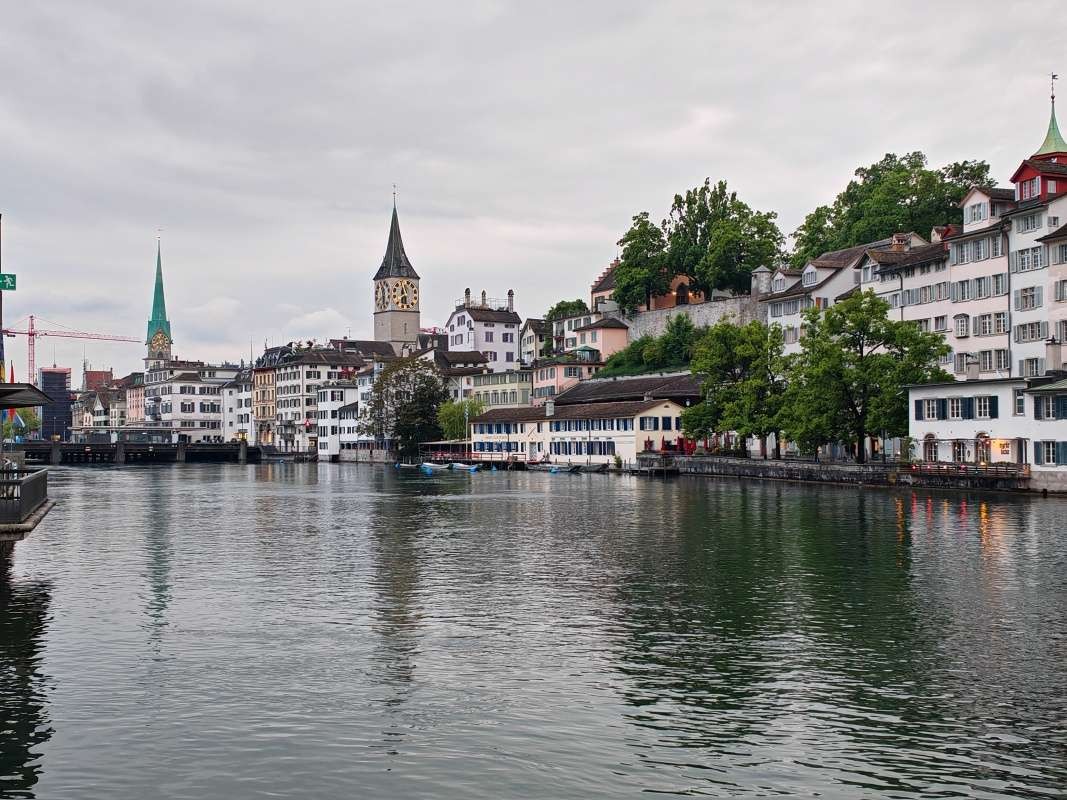 Rieka Limmmat, St. Peter a Fraumünster kostol