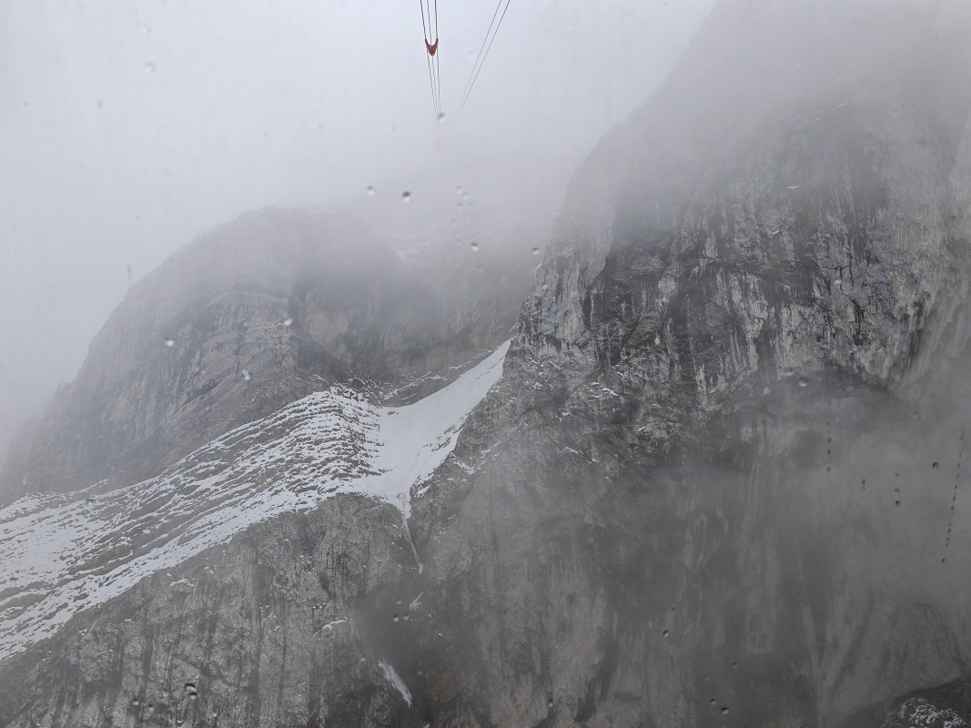 Po chvíli predsa aspoň niečo vidno