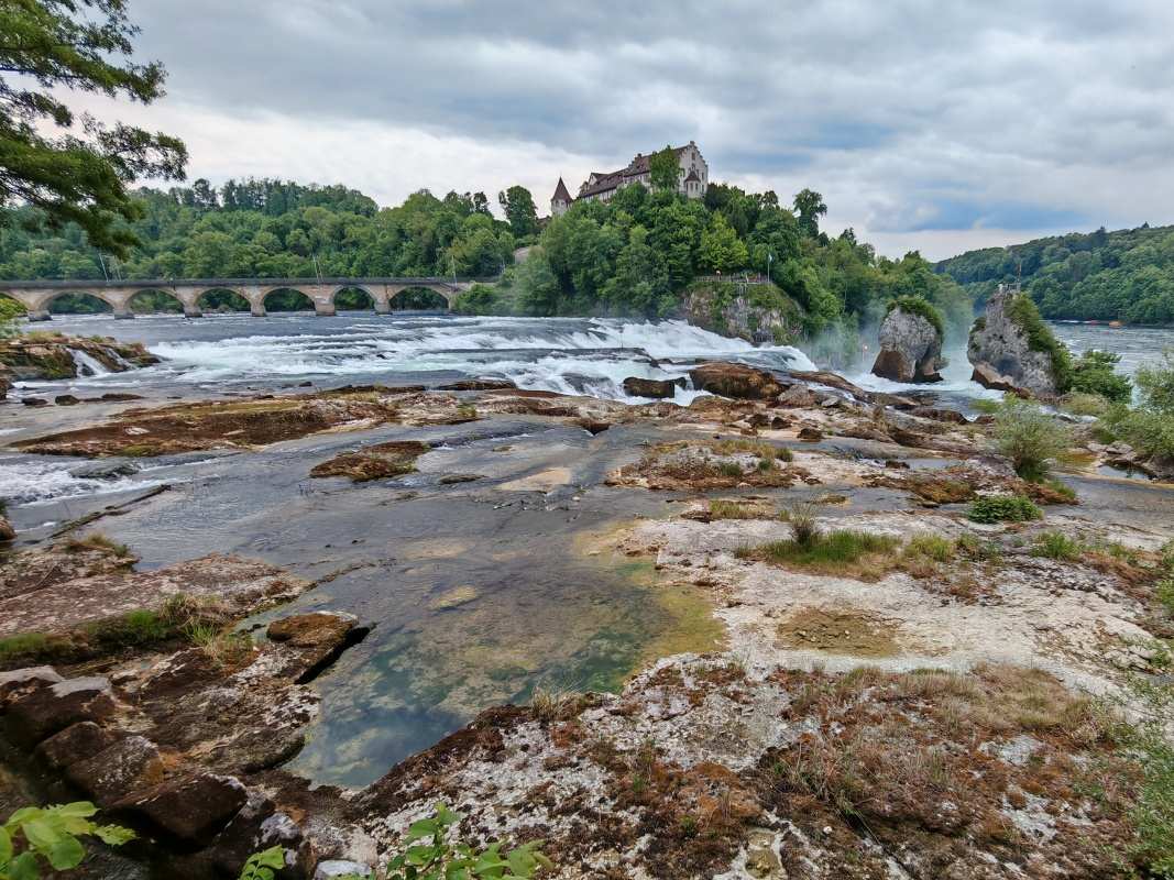 Rýnske vodopády a zámok Laufen