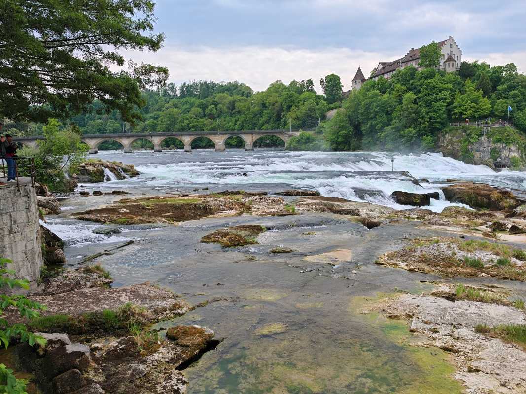 Rýnske vodopády a zámok Laufen