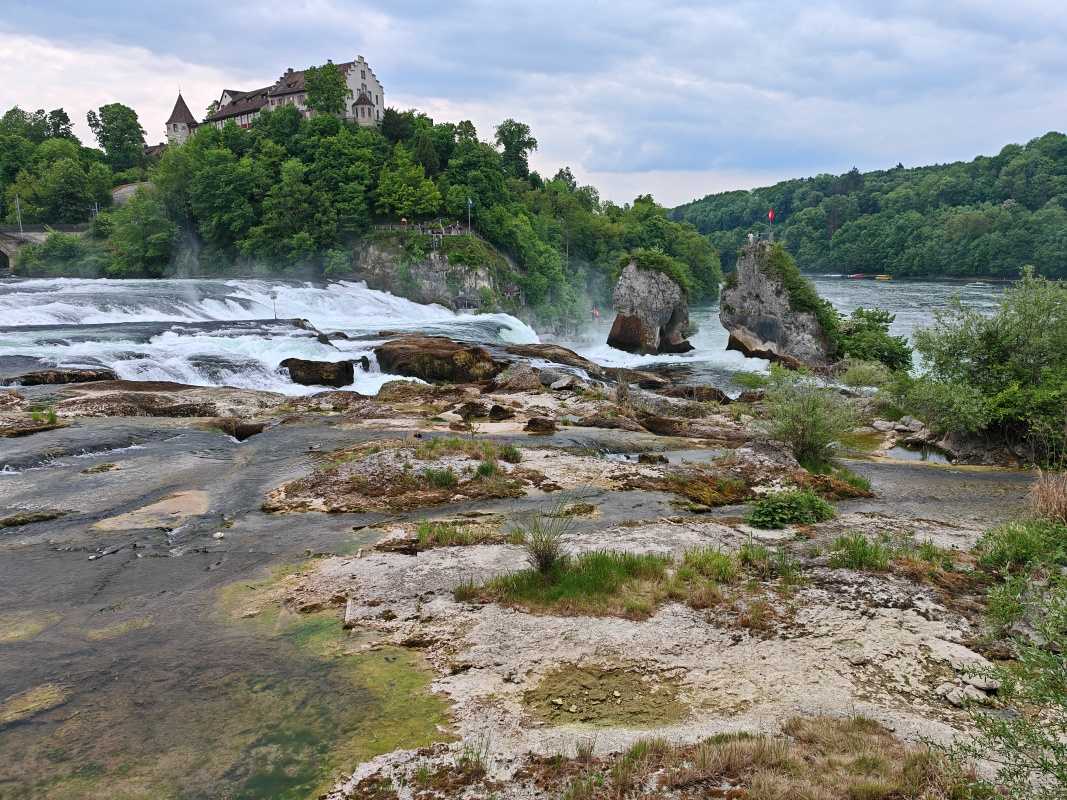 Rýnske vodopády a zámok Laufen