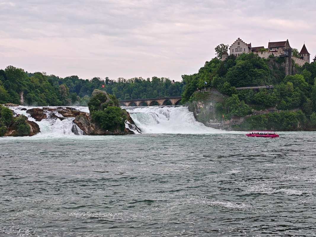 Rýnske vodopády a zámok Laufen