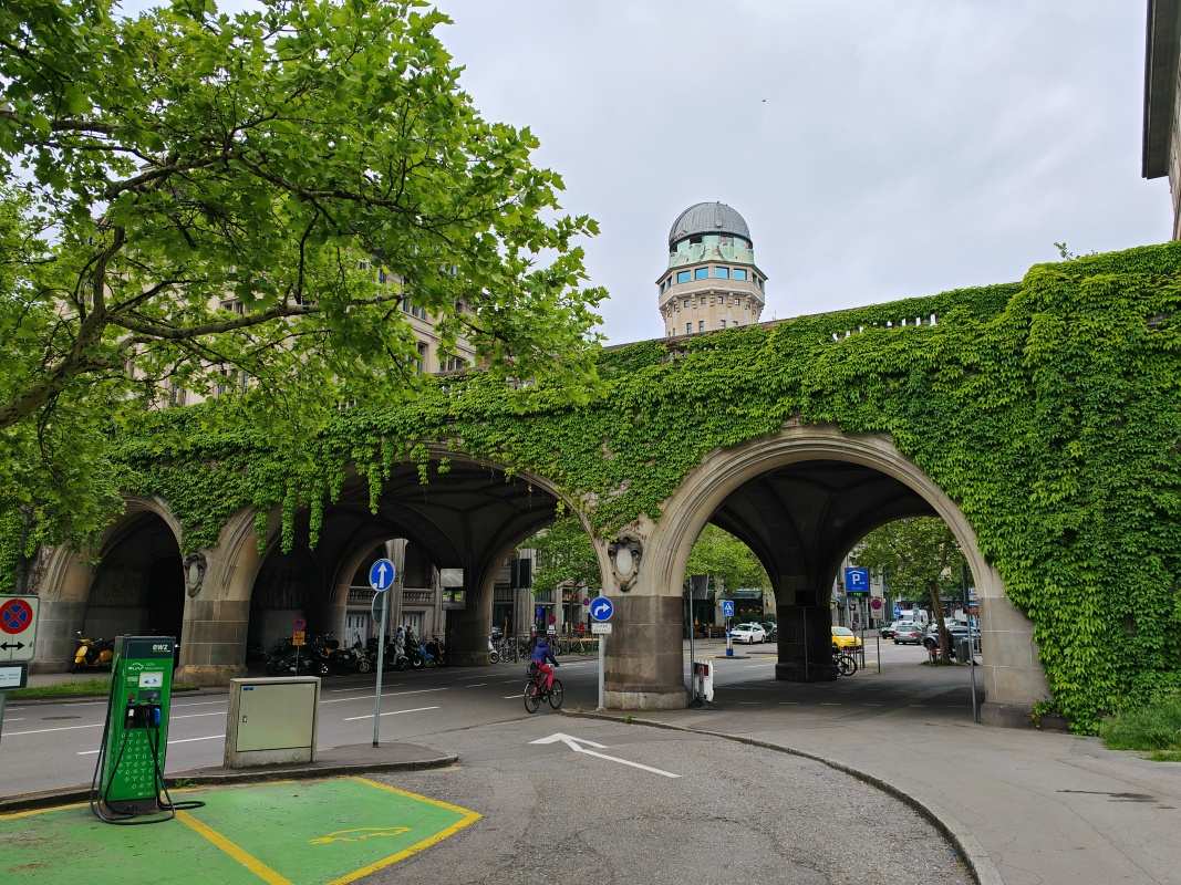 Podchod a Observatórium Urania