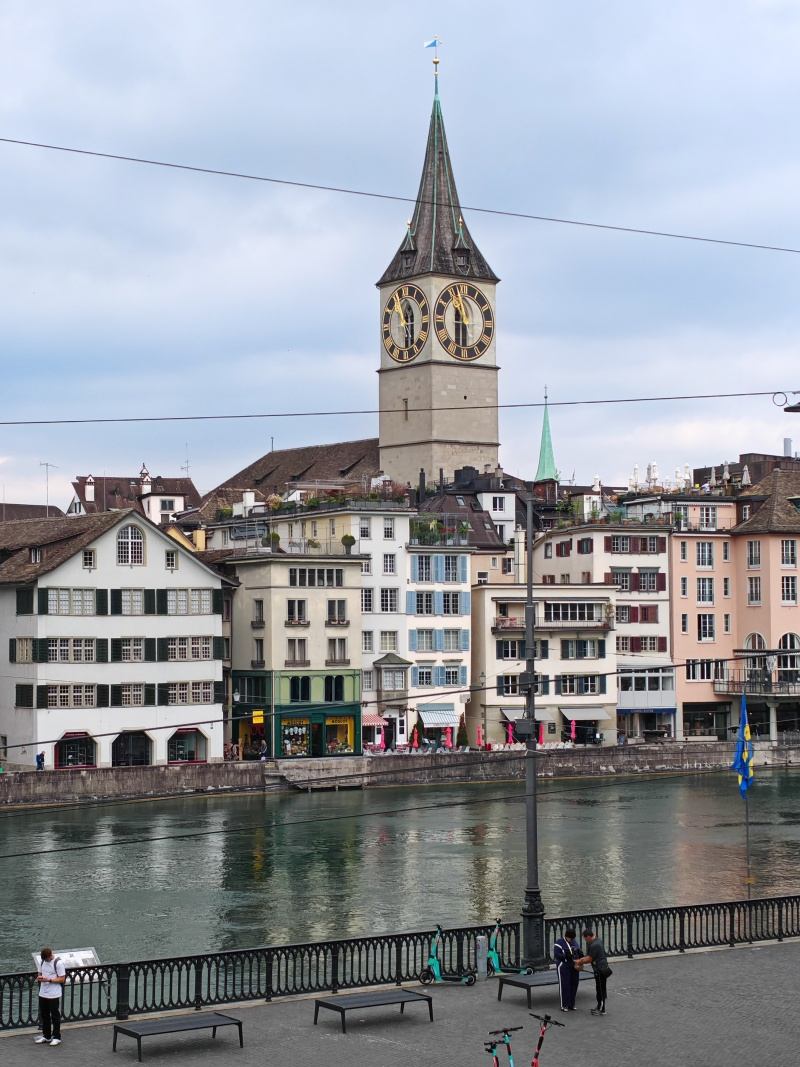 St. Peter Kirche od Grossmünster