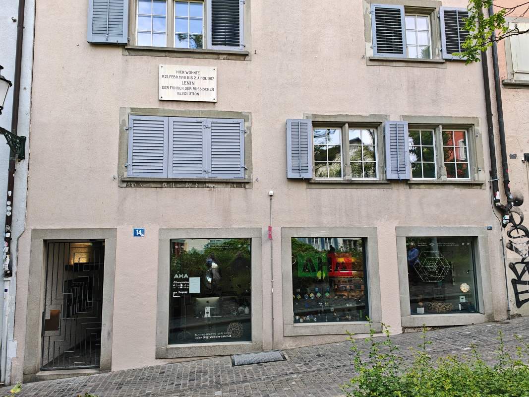 Leninov dom, Spiegelgasse 14