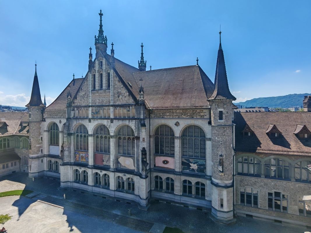 Landesmuseum - vo veži