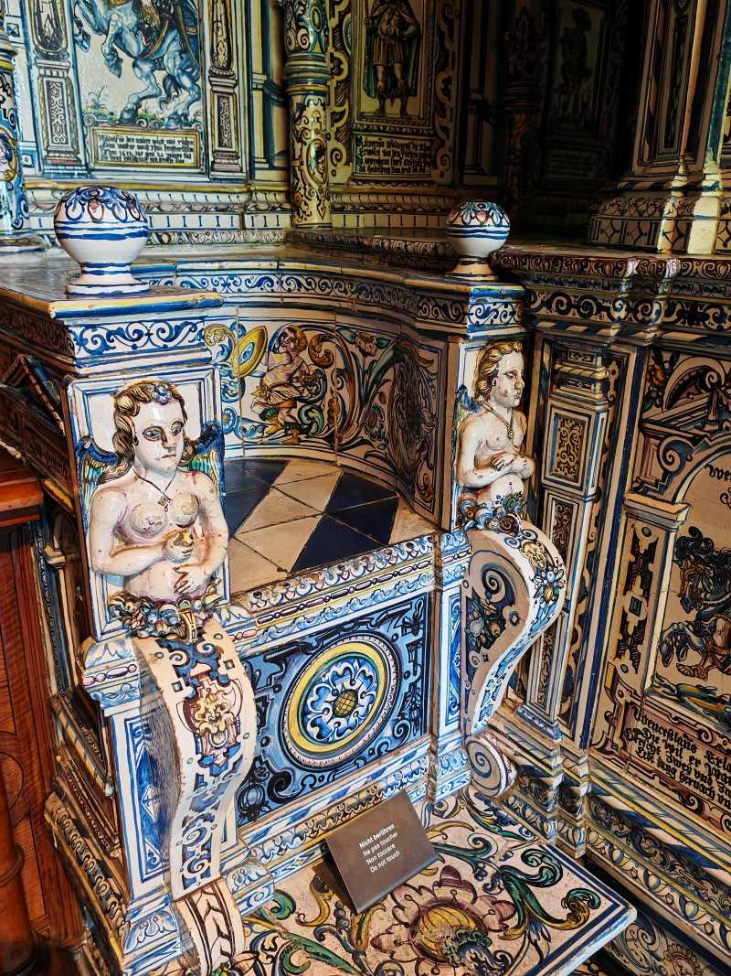 Landesmuseum - izba Seidenhof, r.1617