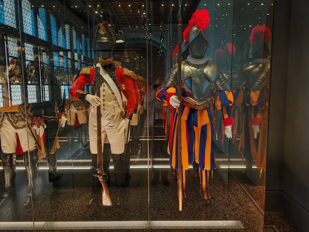 Landesmuseum - dobové vojenské uniformy