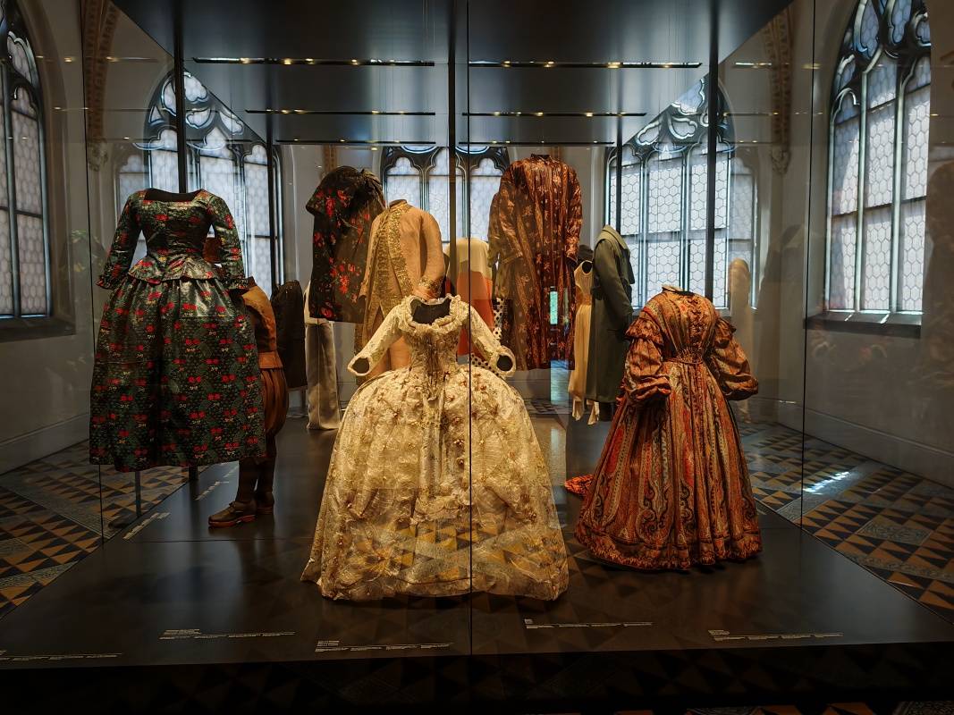 Landesmuseum - dobové kostýmy v hornej kaplnke