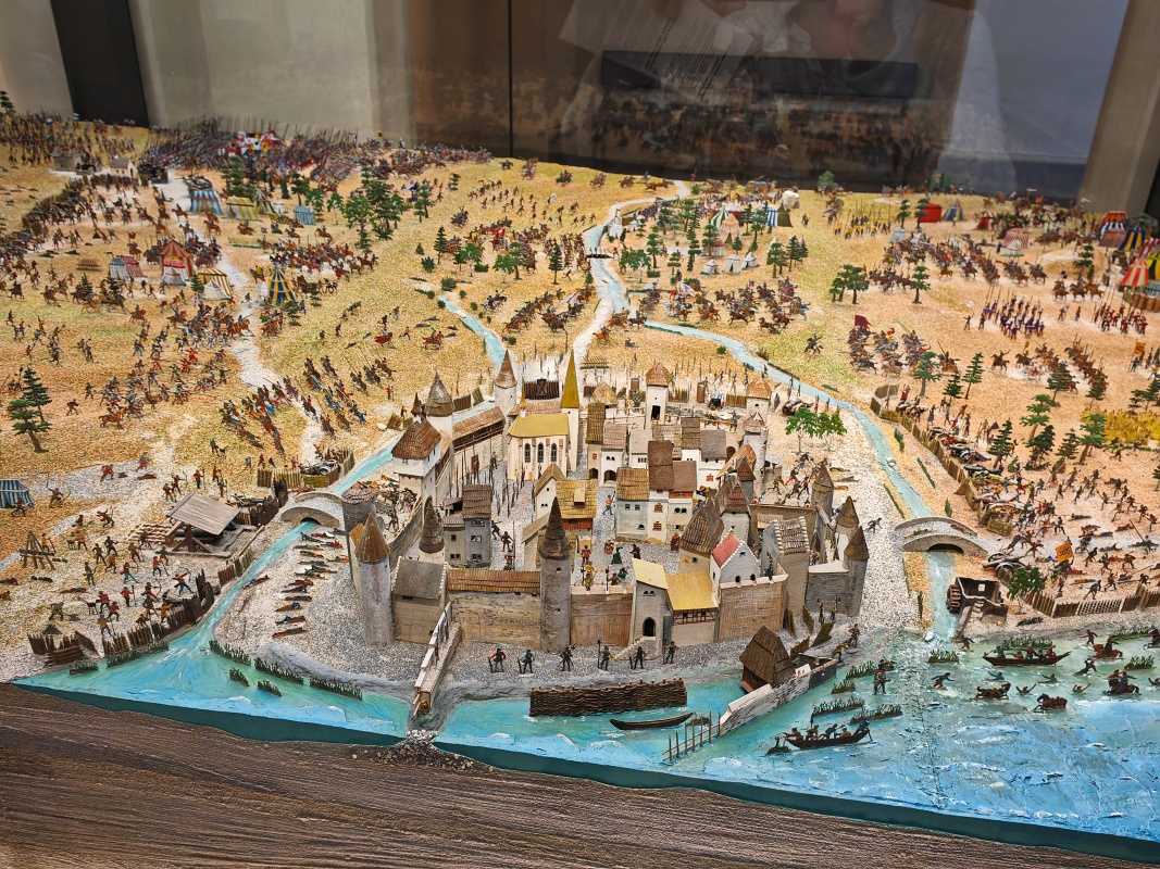 Landesmuseum - vojna pri Murtene 22.6.1476, krajina v mierke 1: 1250, cca 6000 vojakov v mierke 1:50